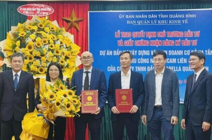 Quảng Bình: Trao quyết định chủ trương đầu tư dự án khu công nghiệp 2.200 tỷ đồng